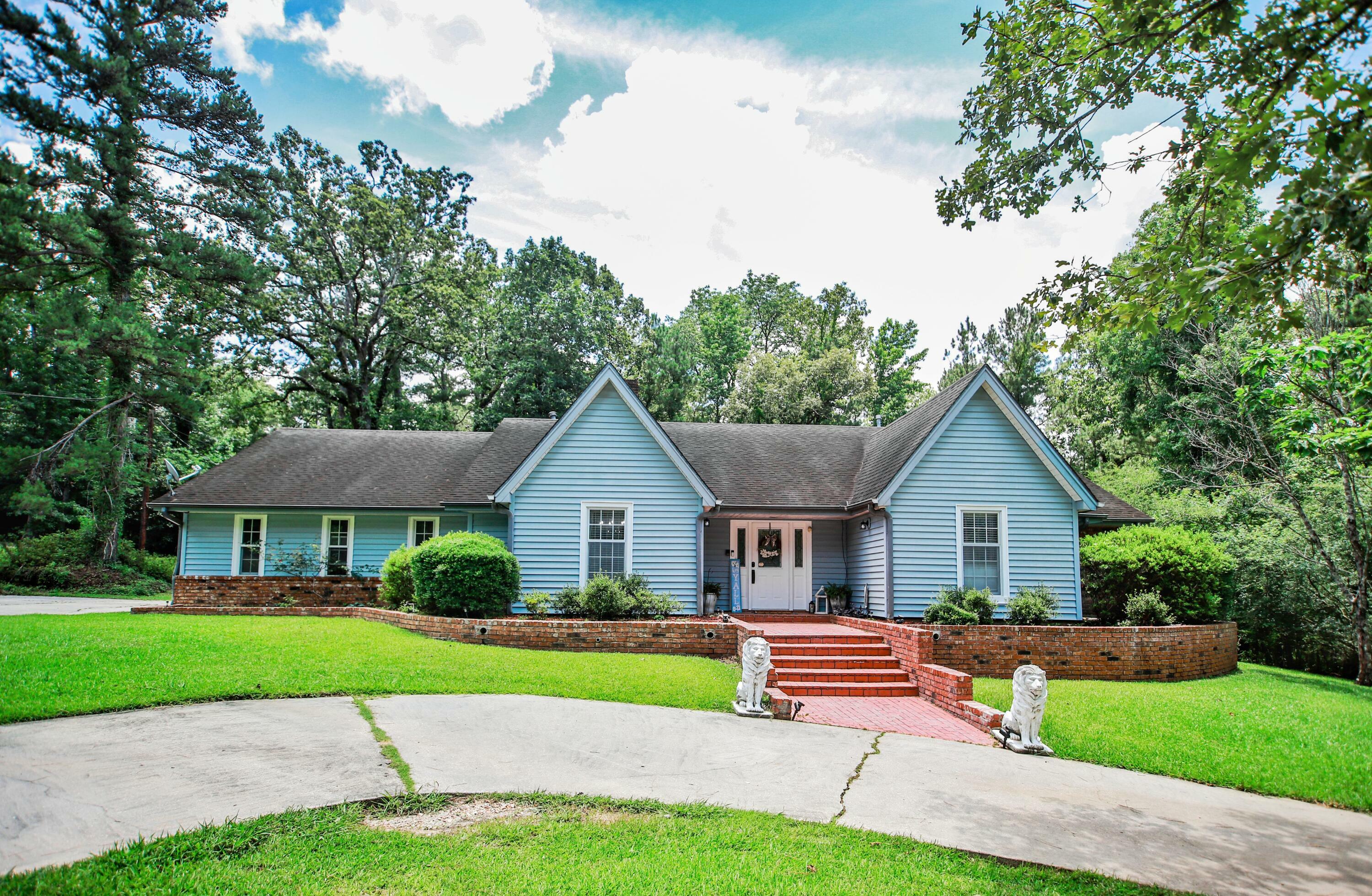 4 bed Leesville home for sale 1605 Jean St., Leesville, LA 71446