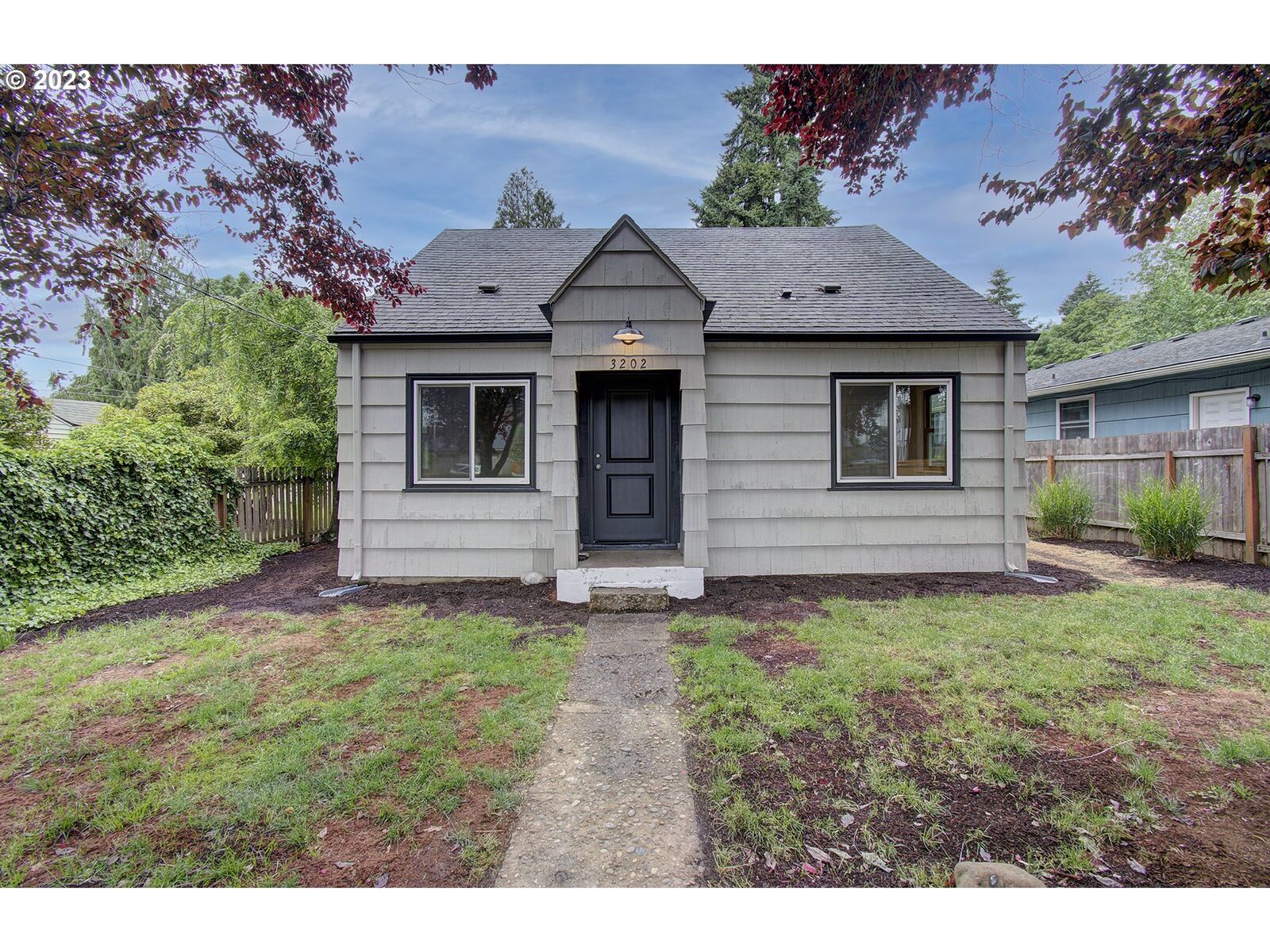 Property Photo: 3202 Watson Ave WA 98661