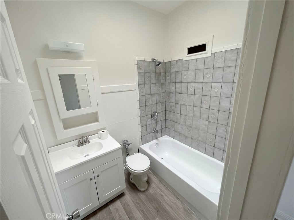 Property Photo:  1738 E 4th Street 3  CA 90802 