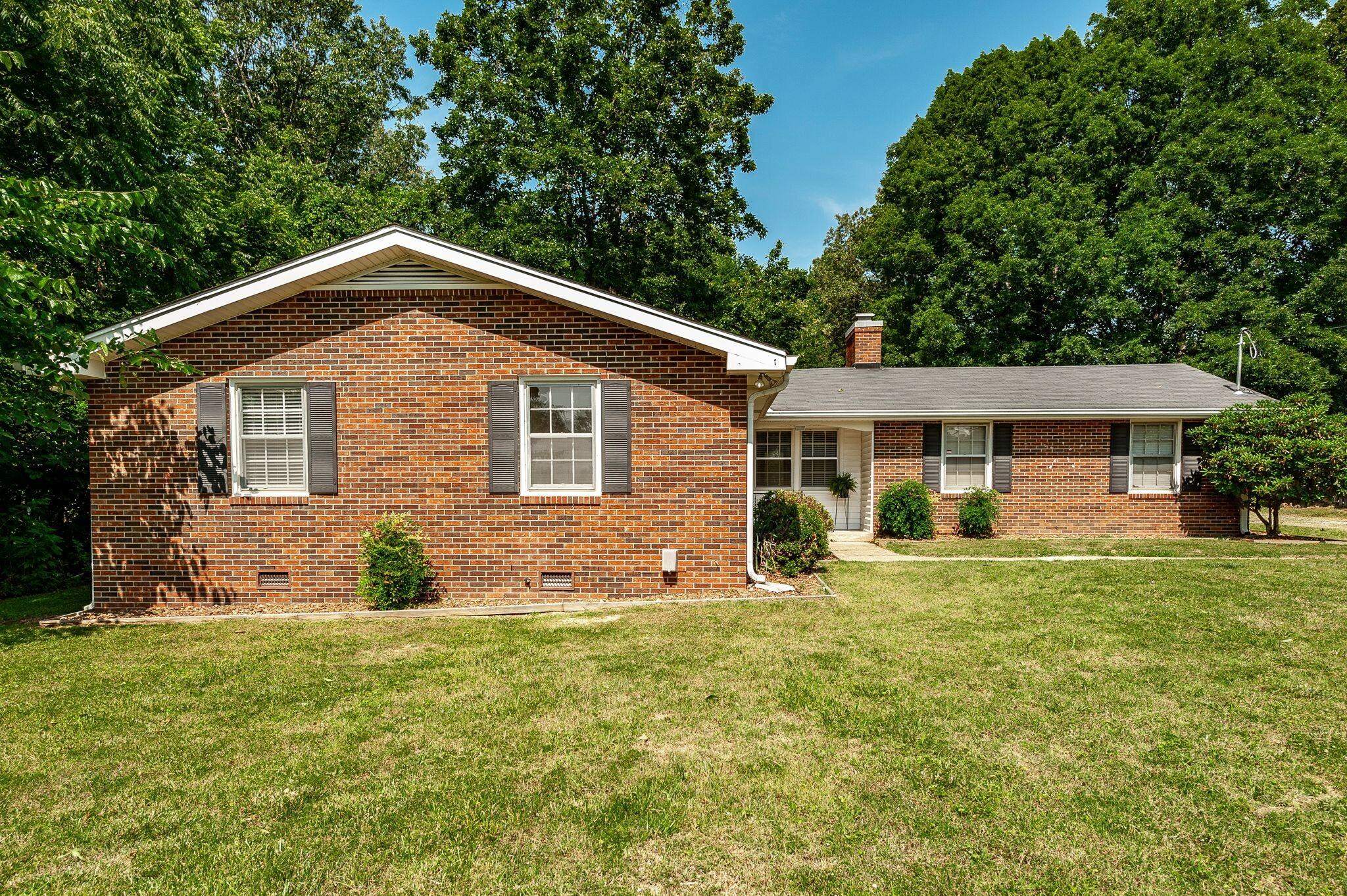 Property Photo: 6217 Eatons Creek Rd TN 37080