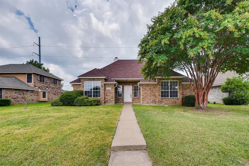 Property Photo: 513 N Gaston Drive TX 75098