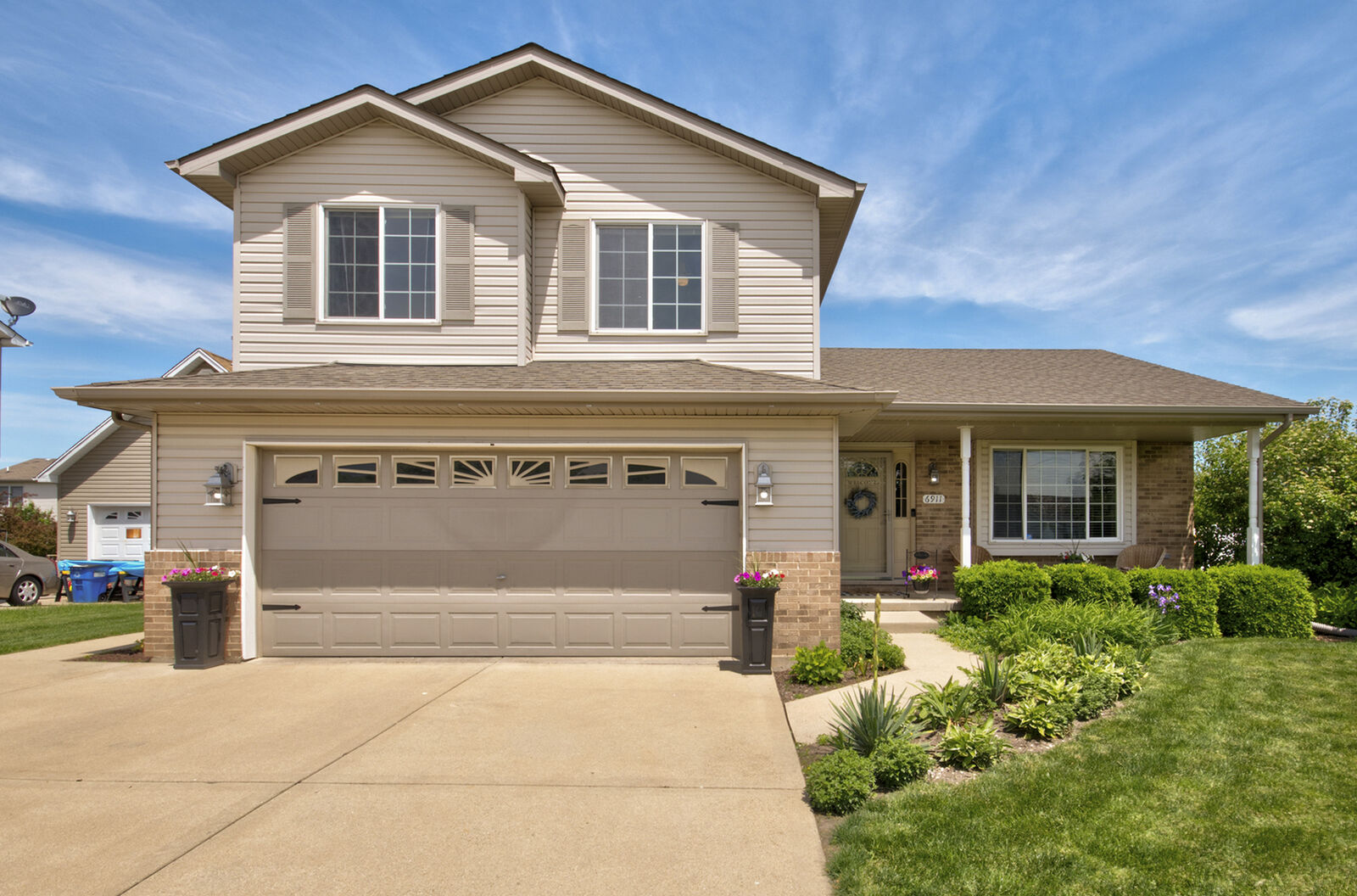 Property Photo:  6911 Bitterroot Drive  IL 60586 