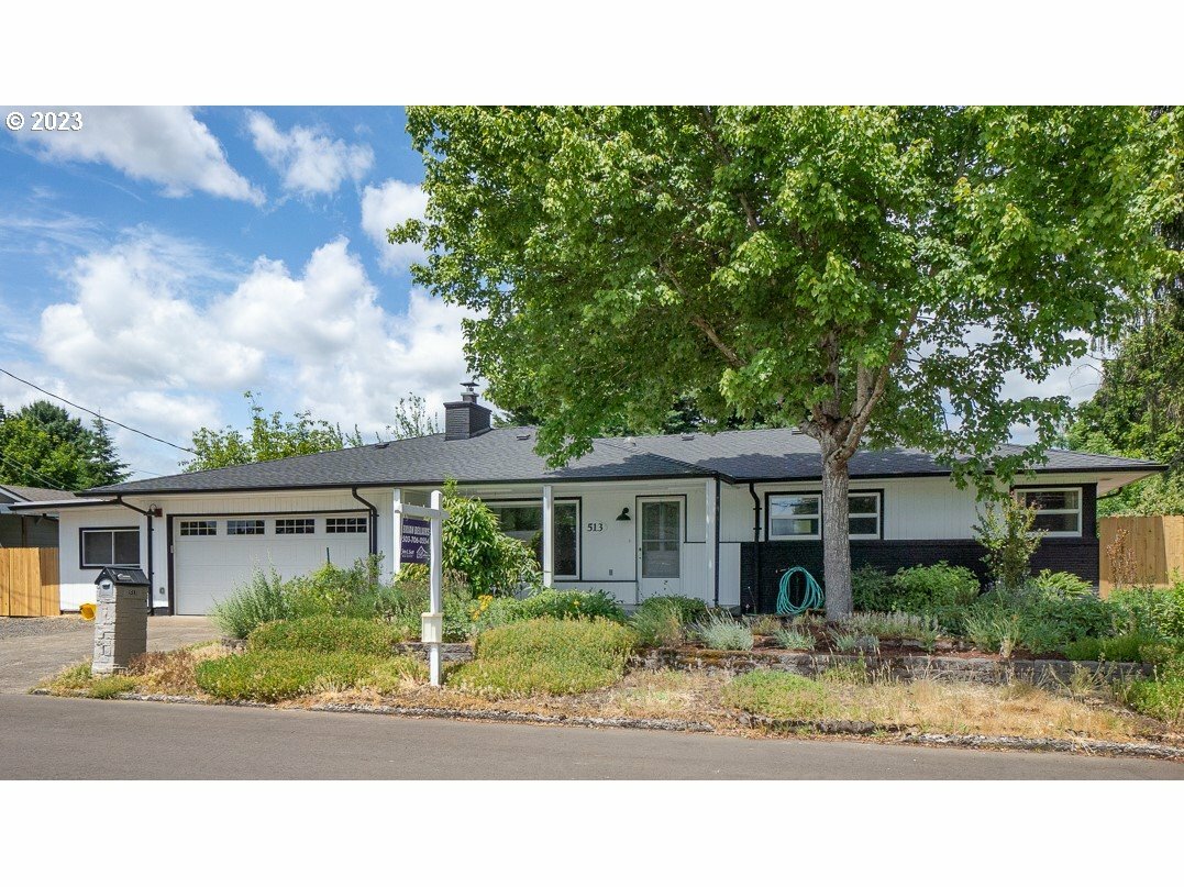 Property Photo:  513 E Melody Ln  OR 97132 