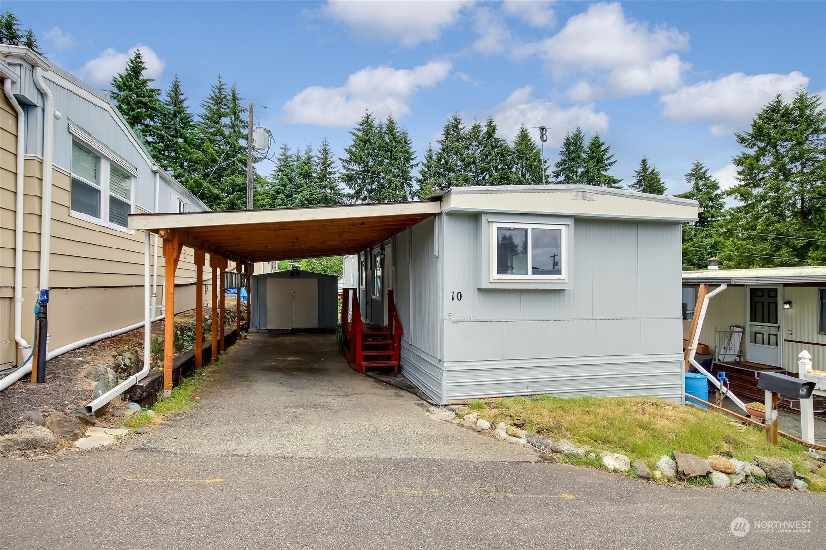 Property Photo:  23708 Locust Way 10  WA 98021 