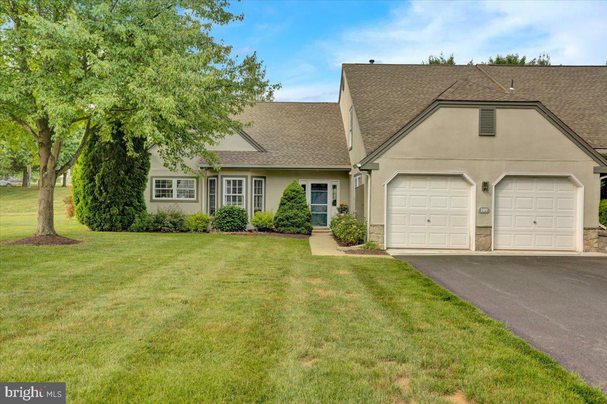 Property Photo: 109 Hawthorne PA 19610