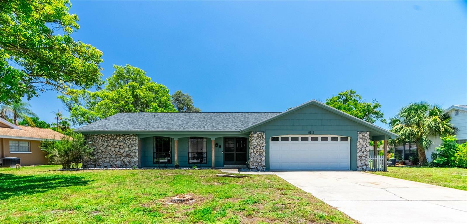 Property Photo: 8512 Forest Glade Drive FL 34667