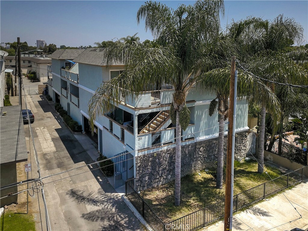 Property Photo: 211 E 20th Street CA 92706