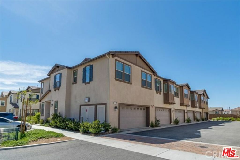 Property Photo:  16502 Casa Grande Avenue 620  CA 92336 