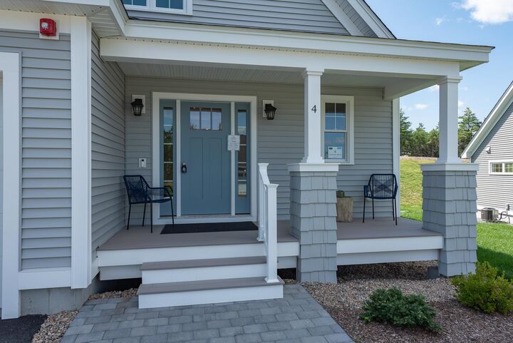 Property Photo:  27 The Cliffs At Evergreen, Cliffside Drive  NH 03032 