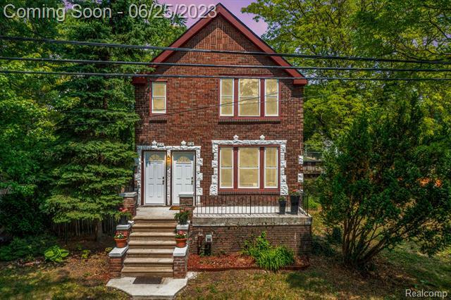 Property Photo:  228 Ashland Street  MI 48215 