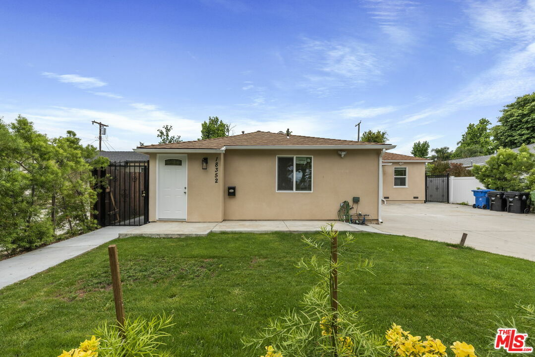 Property Photo:  18352  Domino St  CA 91335 