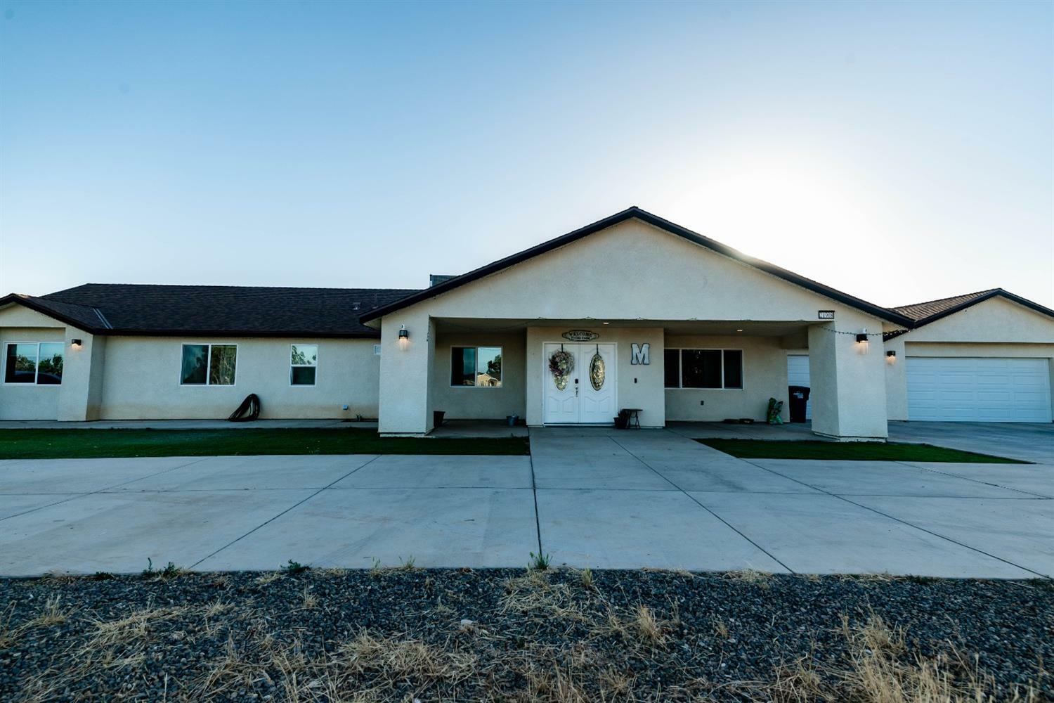 Property Photo:  21908 Valley View Road  CA 93638 