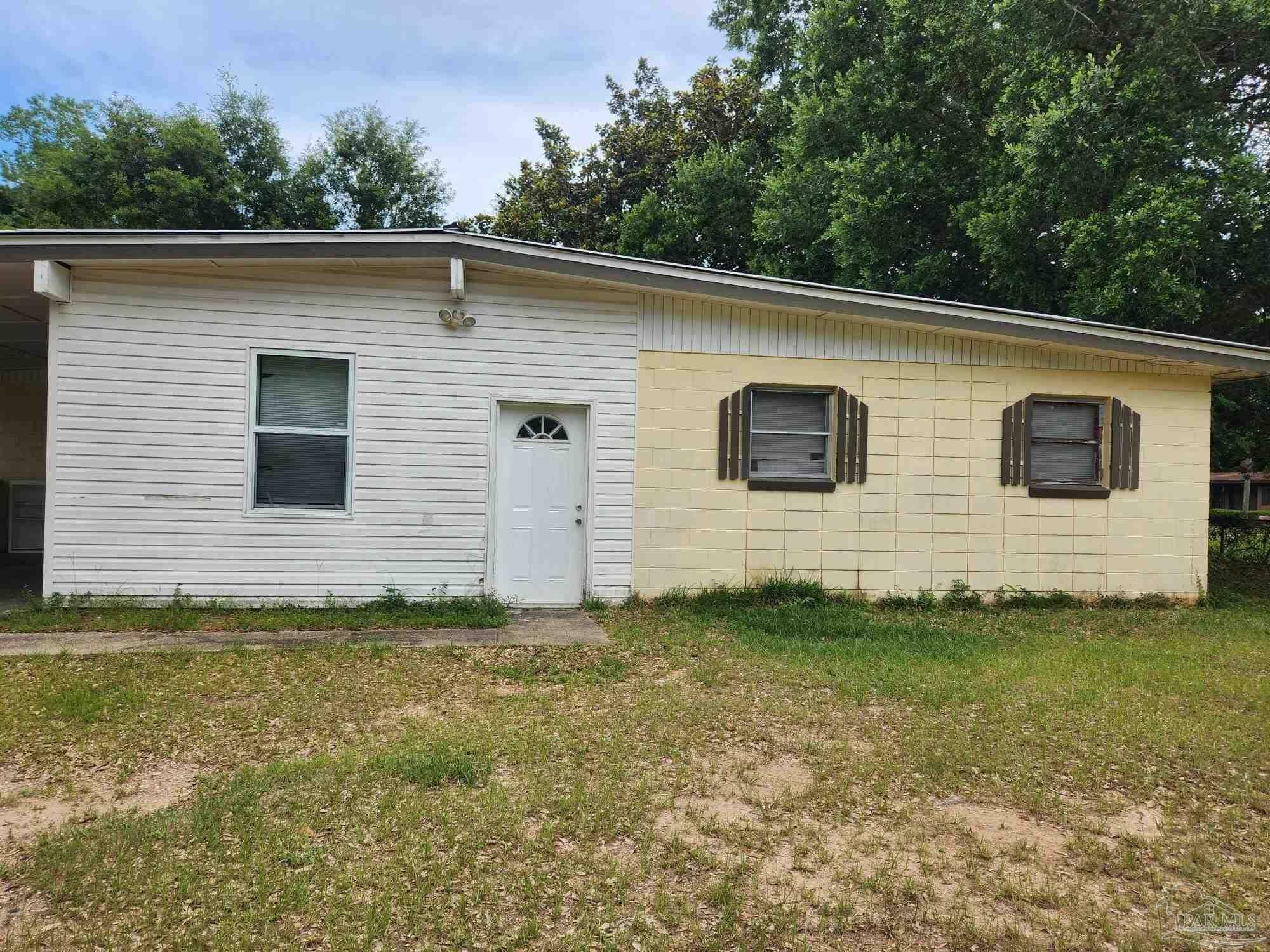 911 Montclair Rd  Pensacola FL 32505 photo
