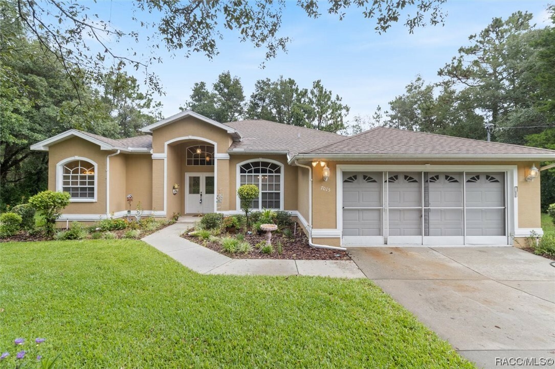 Property Photo: 7015 W Pinebrook Street FL 34429