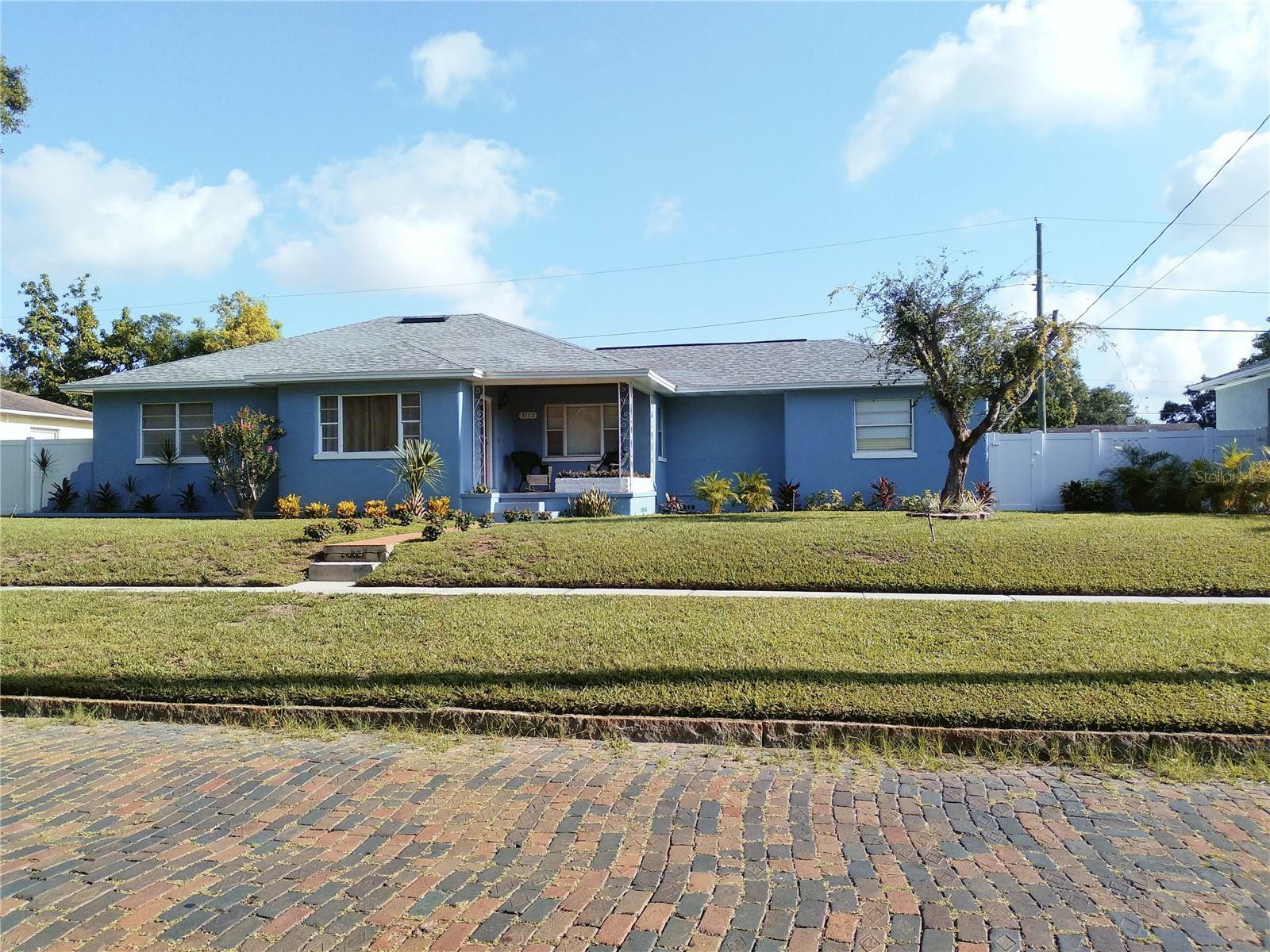 Property Photo: 3113 W Pine Street FL 33607