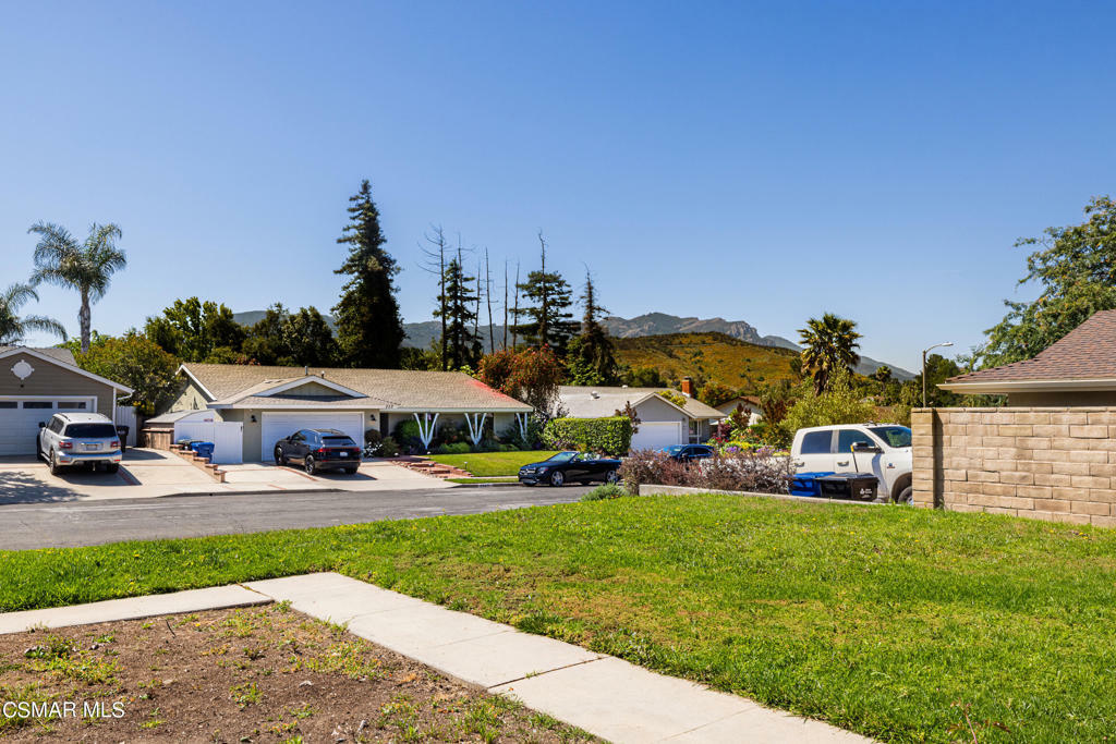 Property Photo:  211 Dickenson Avenue  CA 91320 