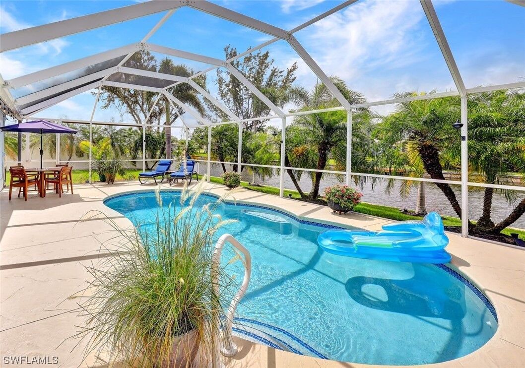 Property Photo:  149 SE 23rd Terrace  FL 33990 