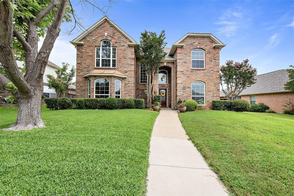 Property Photo: 409 Pin Oak Trail TX 76248