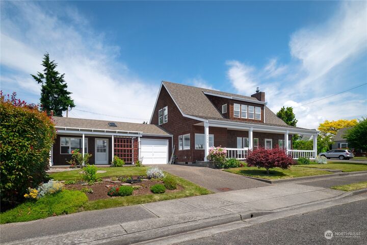 Property Photo: 2348 E 18th Street WA 98310