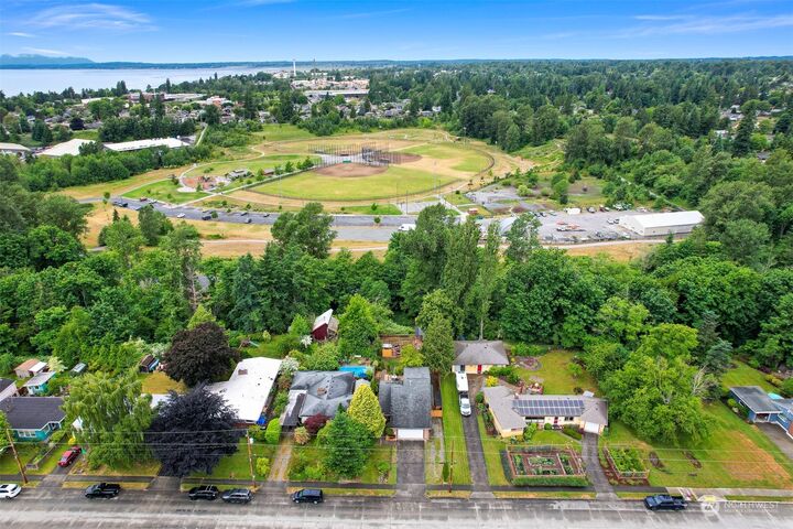 Property Photo: 2819 Lynn Street WA 98225