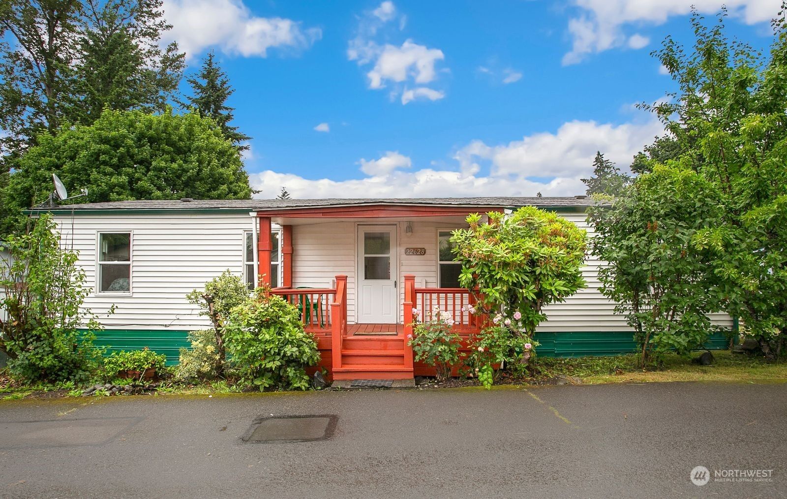 3 bed Kent home for sale 22628 110th Ct SE, Kent, WA 98031