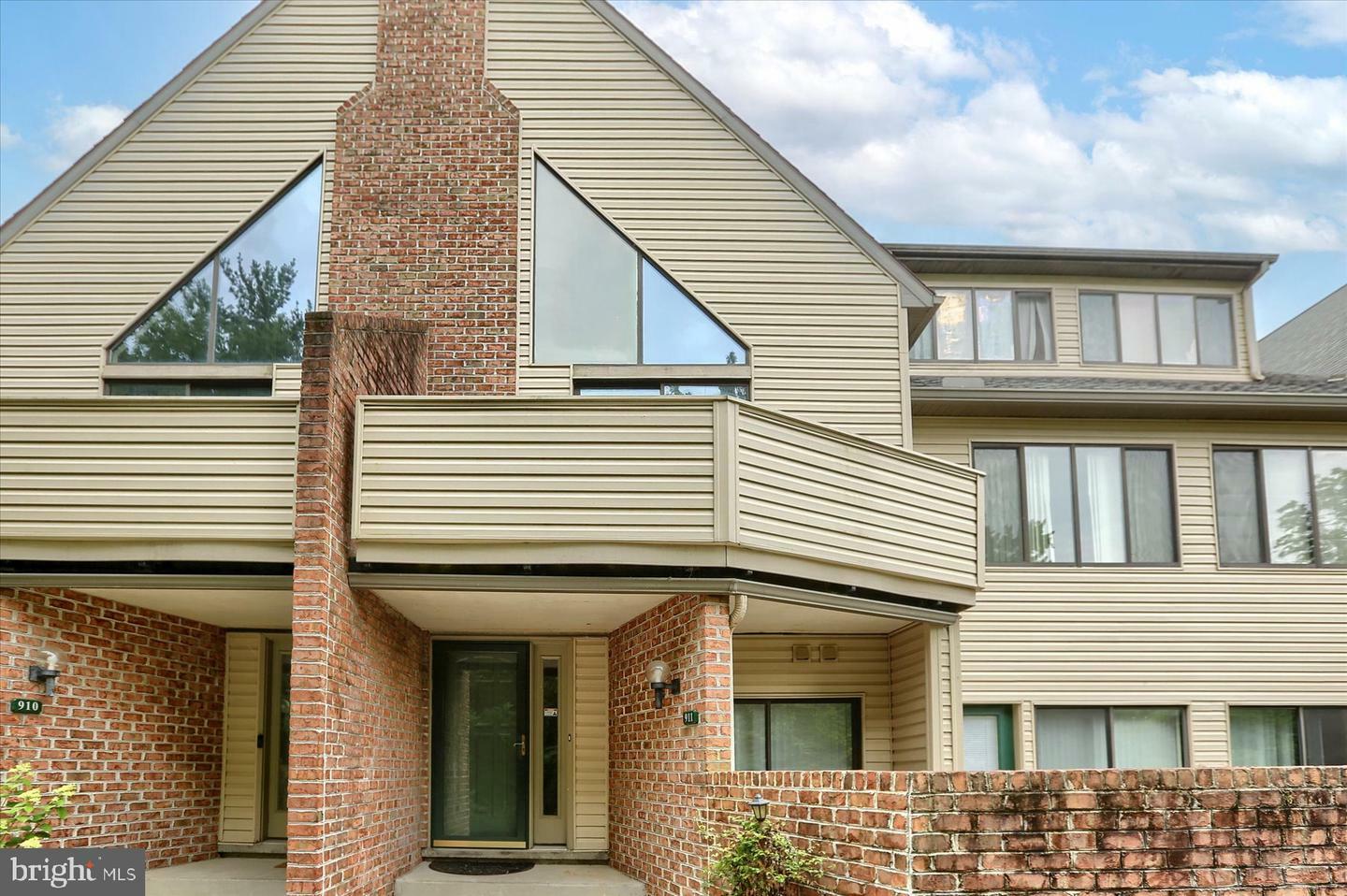 Property Photo: 911 Cherrington Drive PA 17110