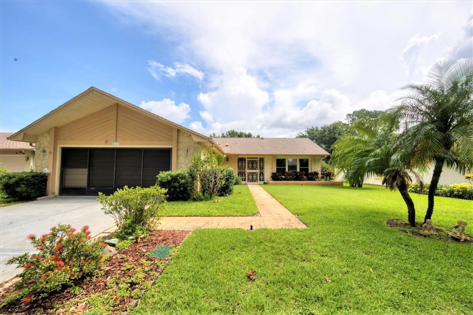 Property Photo:  1602 Glengarry Drive  FL 34684 