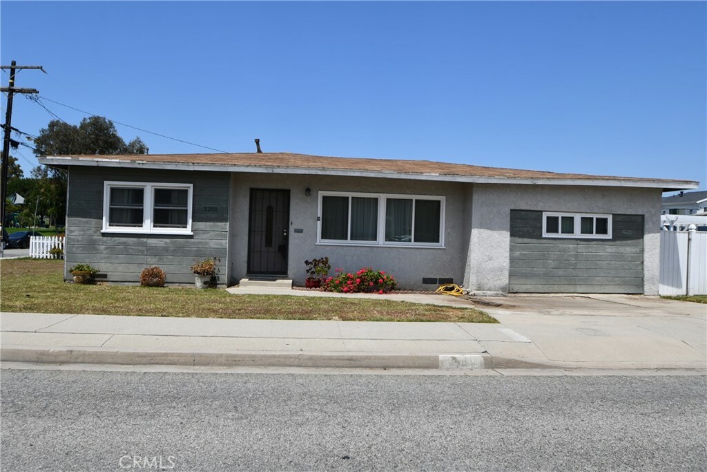 Property Photo:  3201 Vail Avenue  CA 90278 