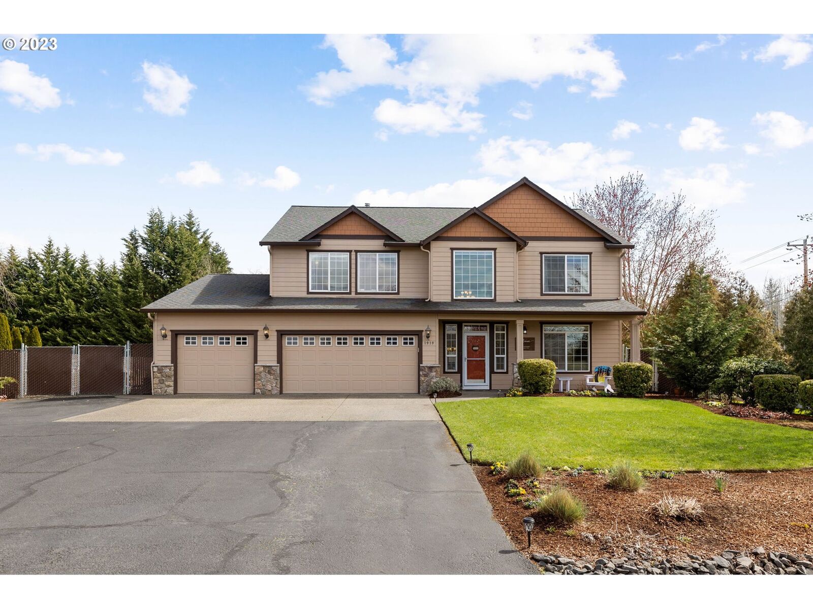 Property Photo:  1919 SW 22nd Ct  WA 98604 