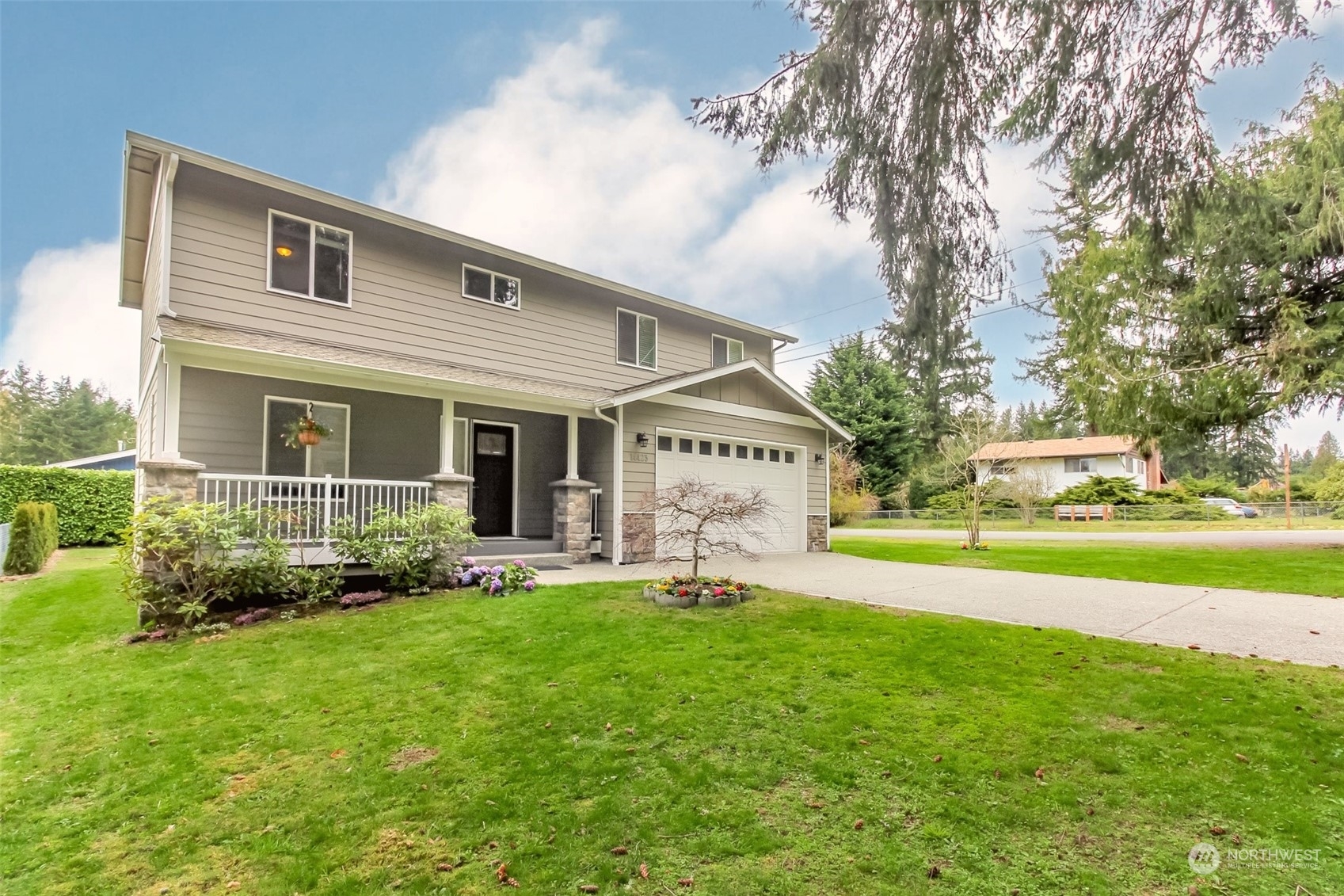 Property Photo: 14423 156th Avenue SE WA 98059