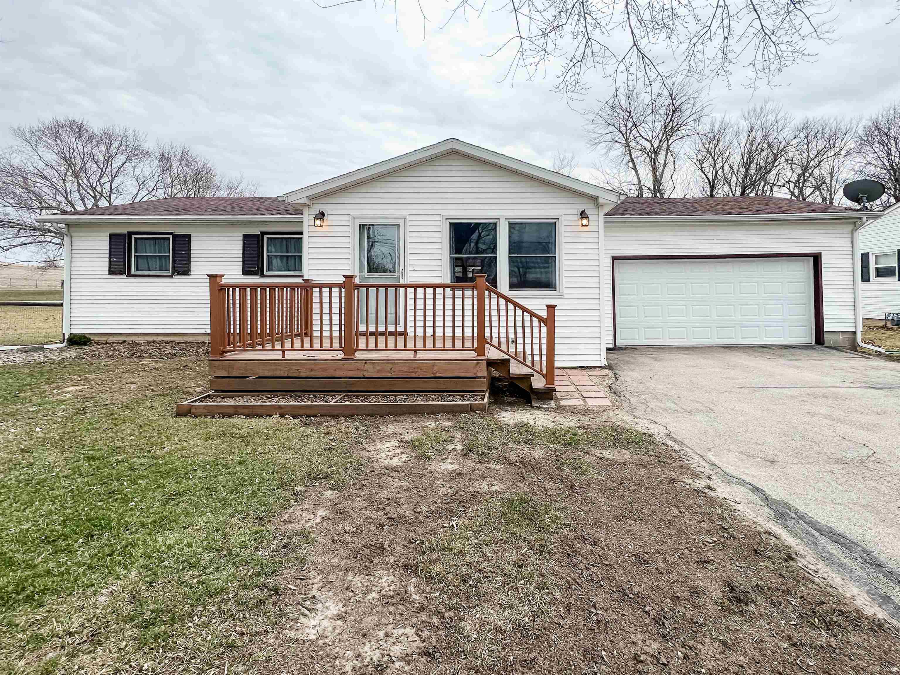 Property Photo:  806 Monroe Street  IL 61041 