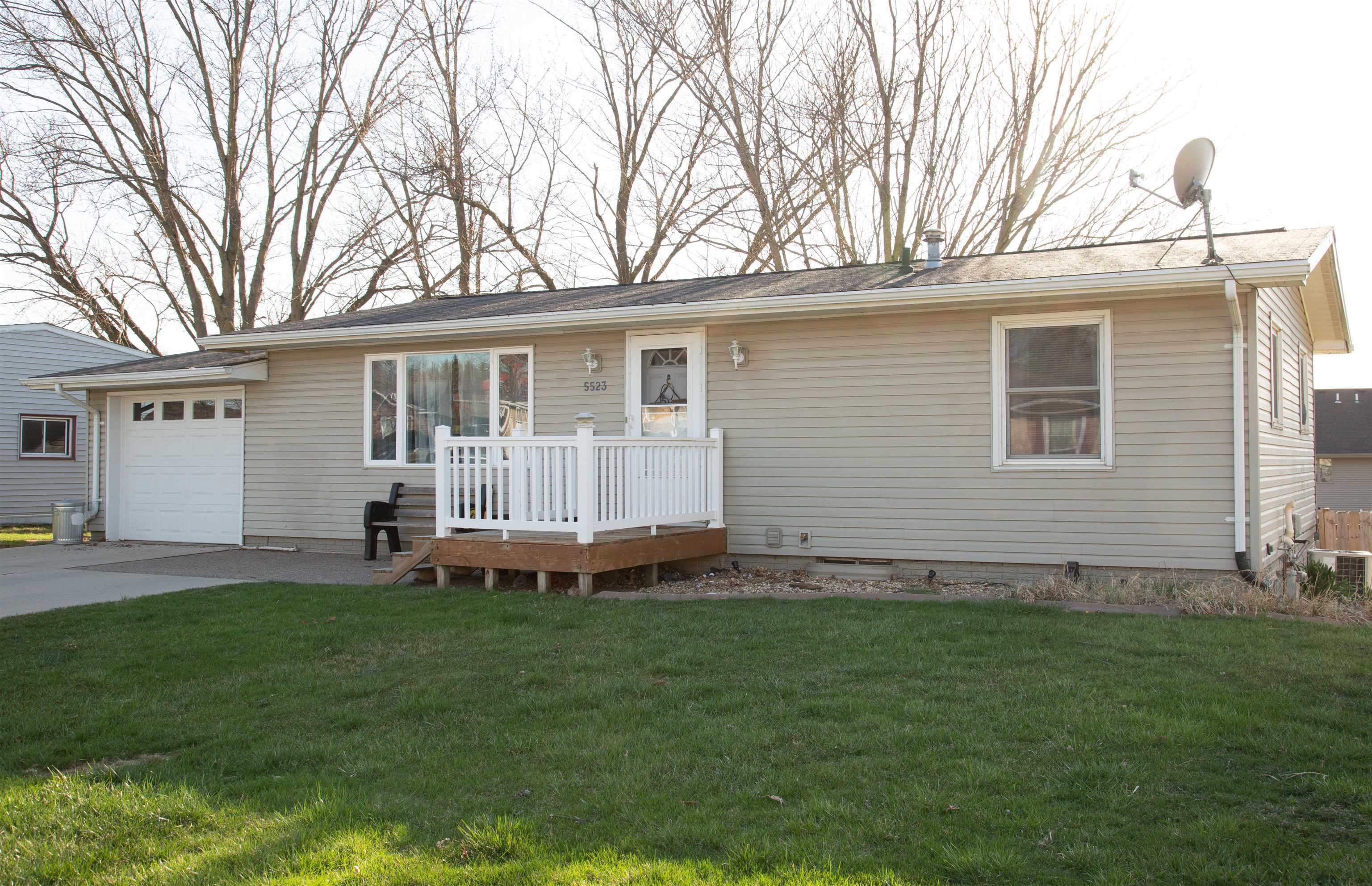 Property Photo:  5523 Northwood Court  IA 52002 