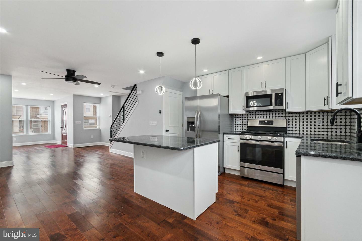 Property Photo: 6631 Guyer Avenue PA 19142