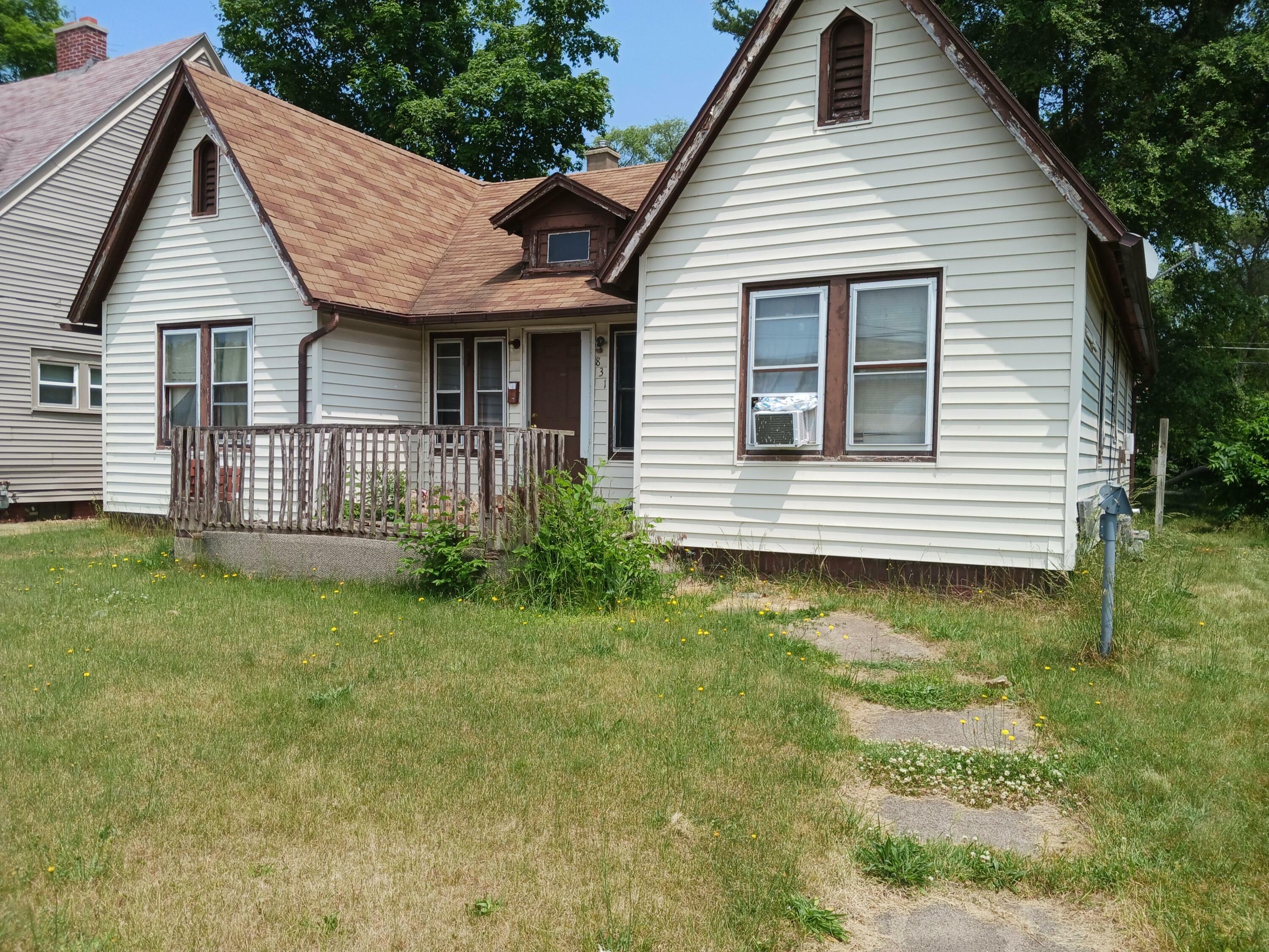 Property Photo:  831 Colfax Avenue  MI 49022 