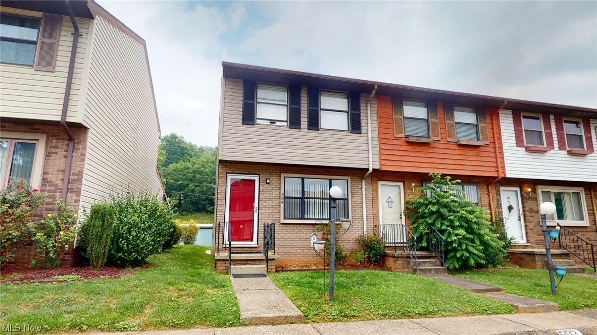 Property Photo:  504 Palmer Drive  WV 26101 