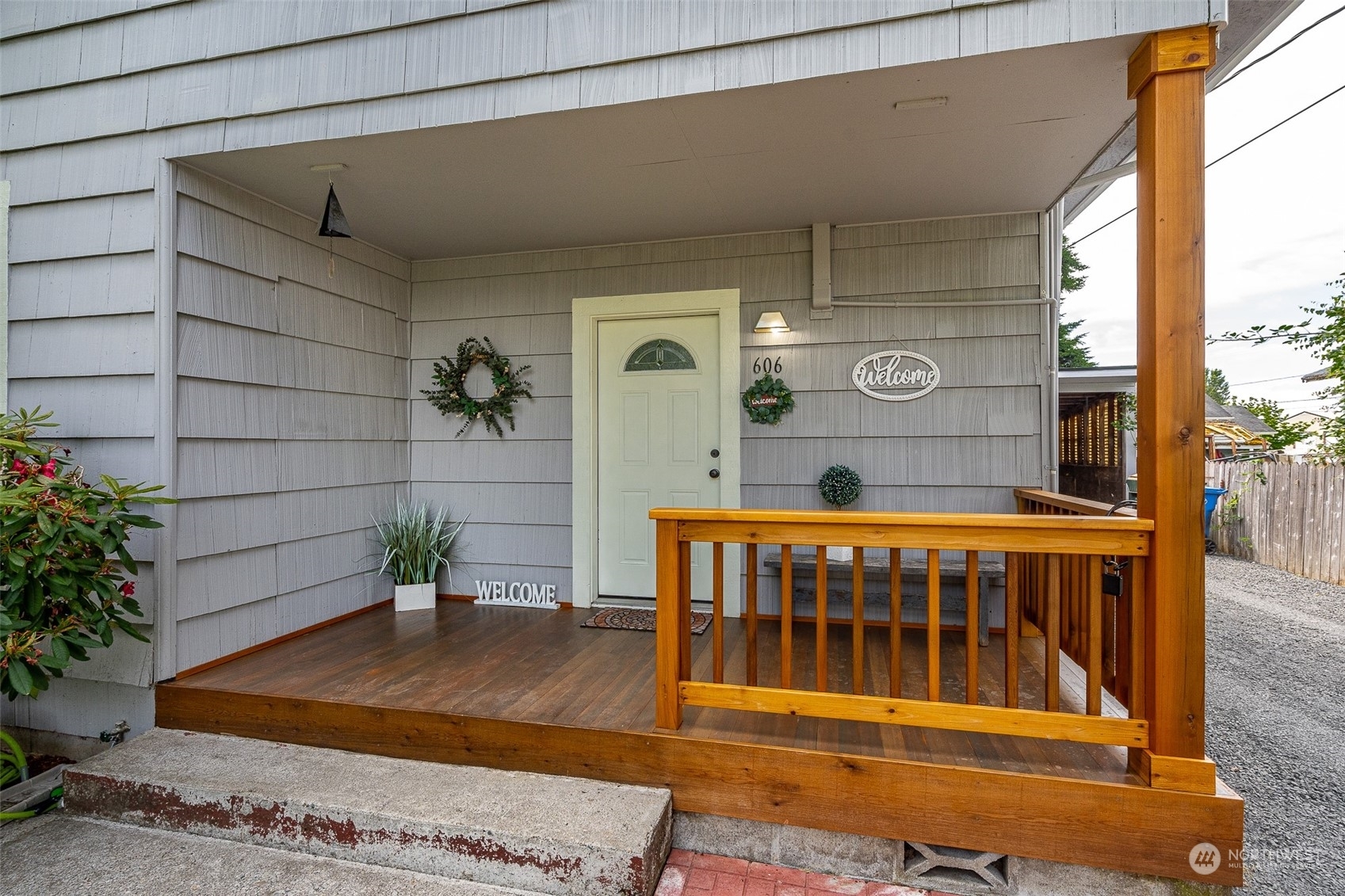 Property Photo:  606 State Street  WA 98531 