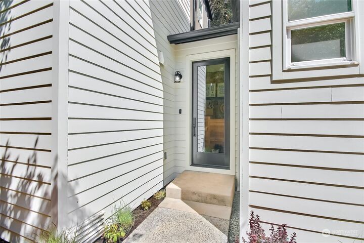 Property Photo:  6839 35th Avenue NE C  WA 98115 