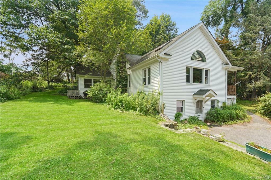 Property Photo:  2887 Hemlock Street  NY 10598 