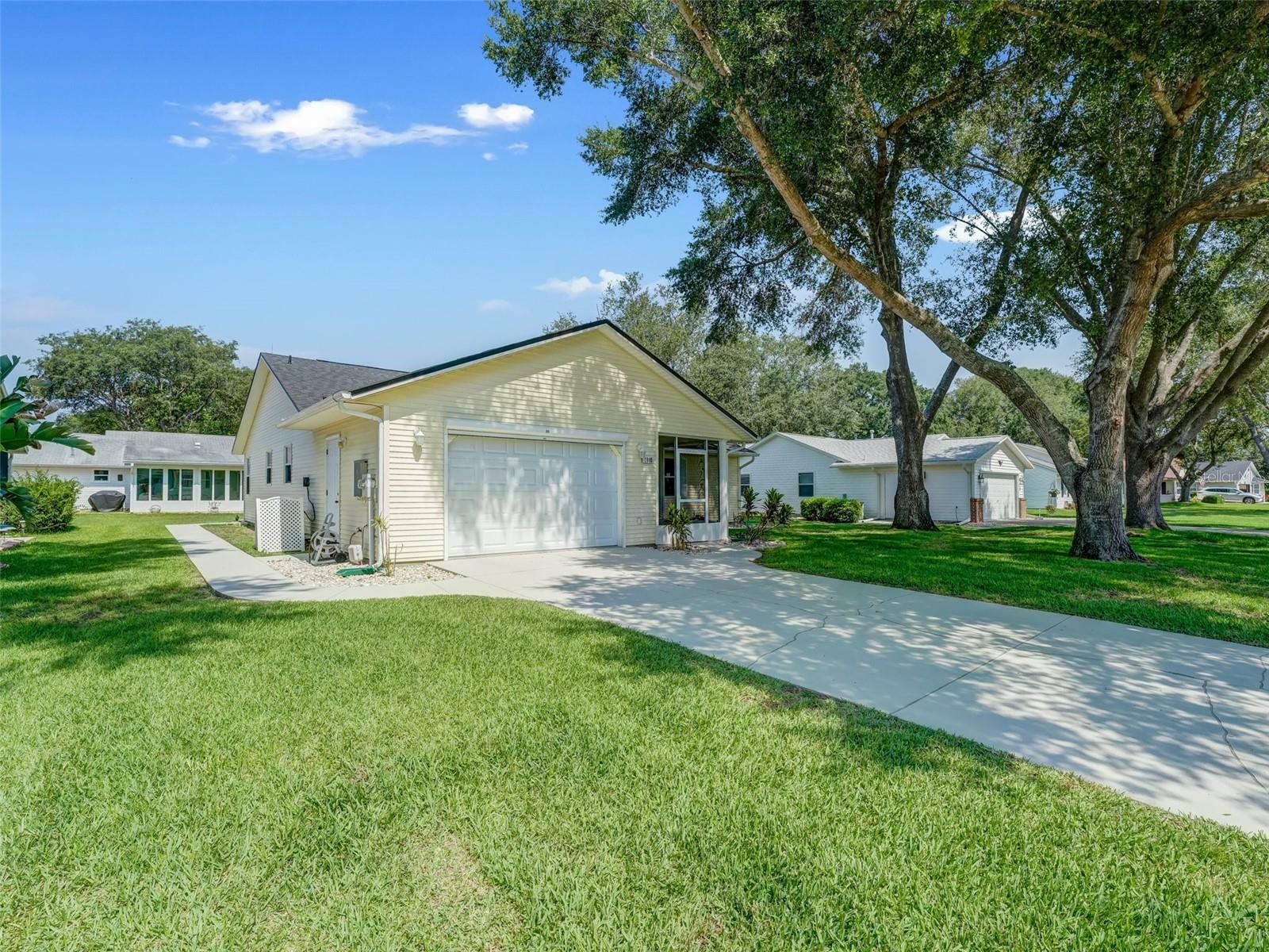 Property Photo:  1005 Dundee Circle  FL 34788 