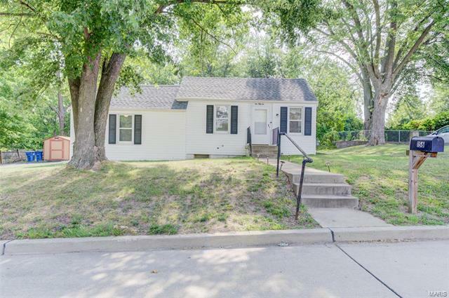 Property Photo:  156 Edgeworth Avenue  MO 63043 