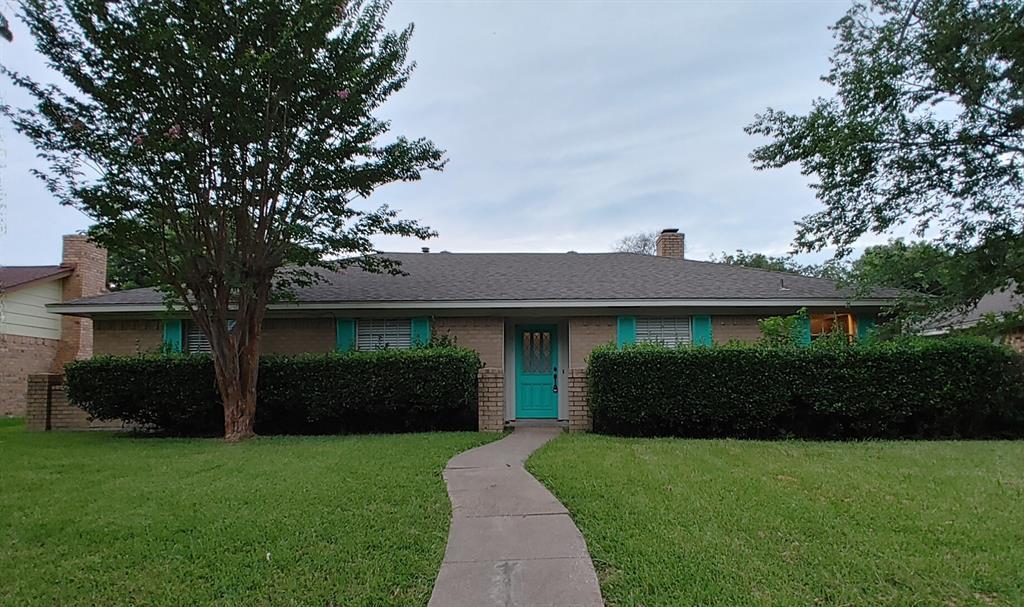 Property Photo: 413 Quintana Drive TX 75043