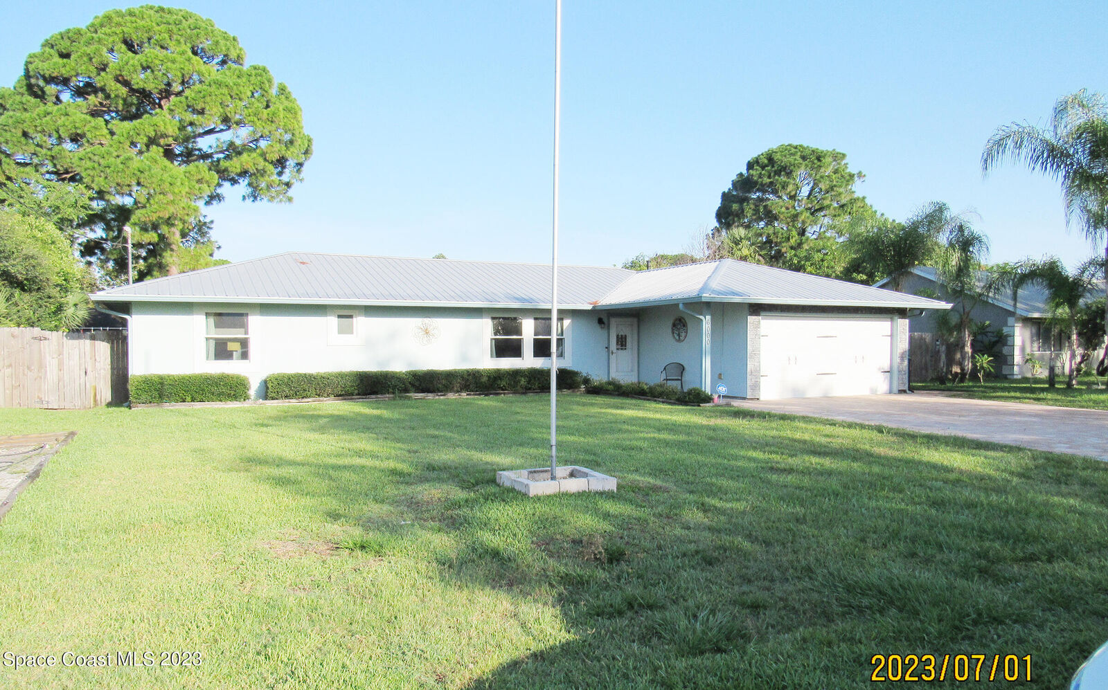 Property Photo: 6000 Flamingo Avenue FL 32927
