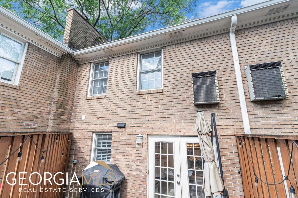 Property Photo: 1101 Collier Road NW GA 30318