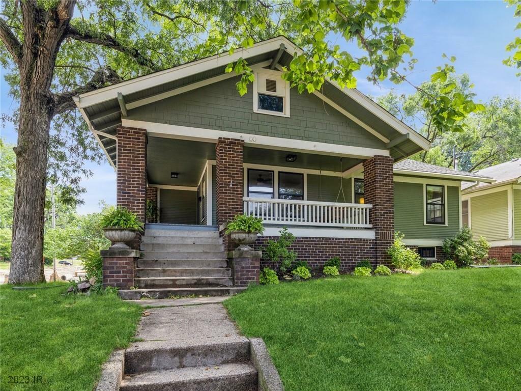 3774 University Avenue  Des Moines IA 50311 photo