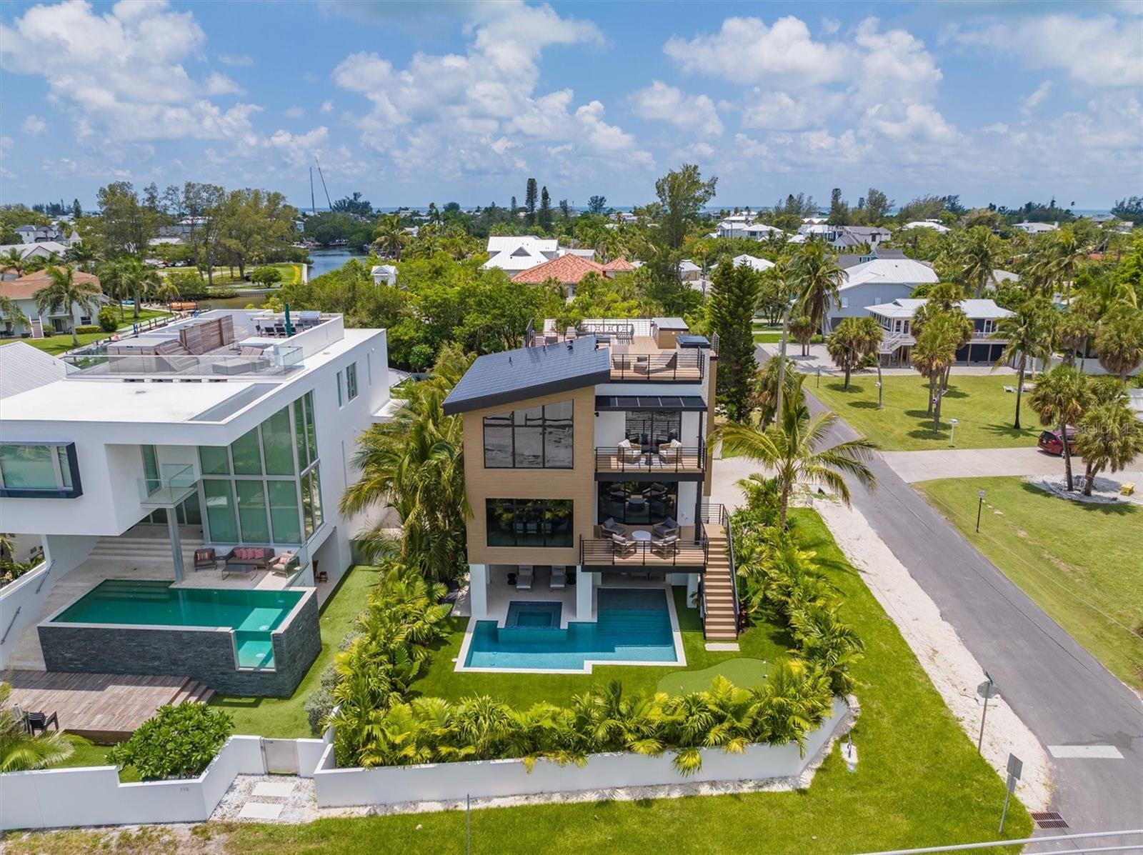 Property Photo: 117 N Bay Boulevard FL 34216