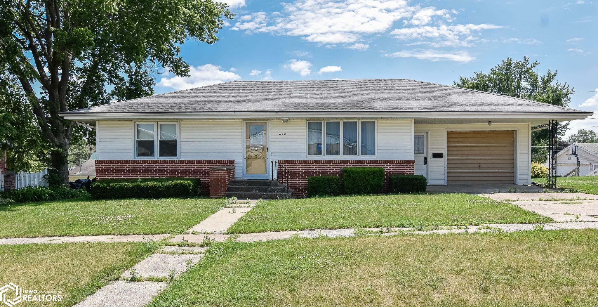 Property Photo:  420 Johnston Street  IA 50635 