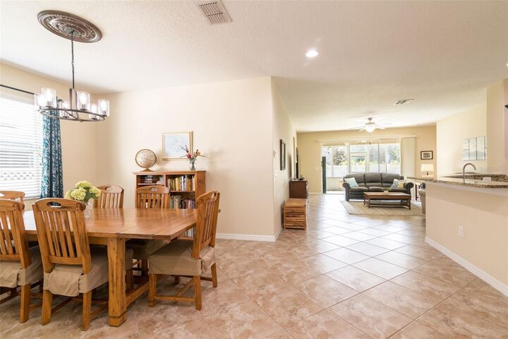 Property Photo:  2625 Yukon Cliff Drive  FL 33570 