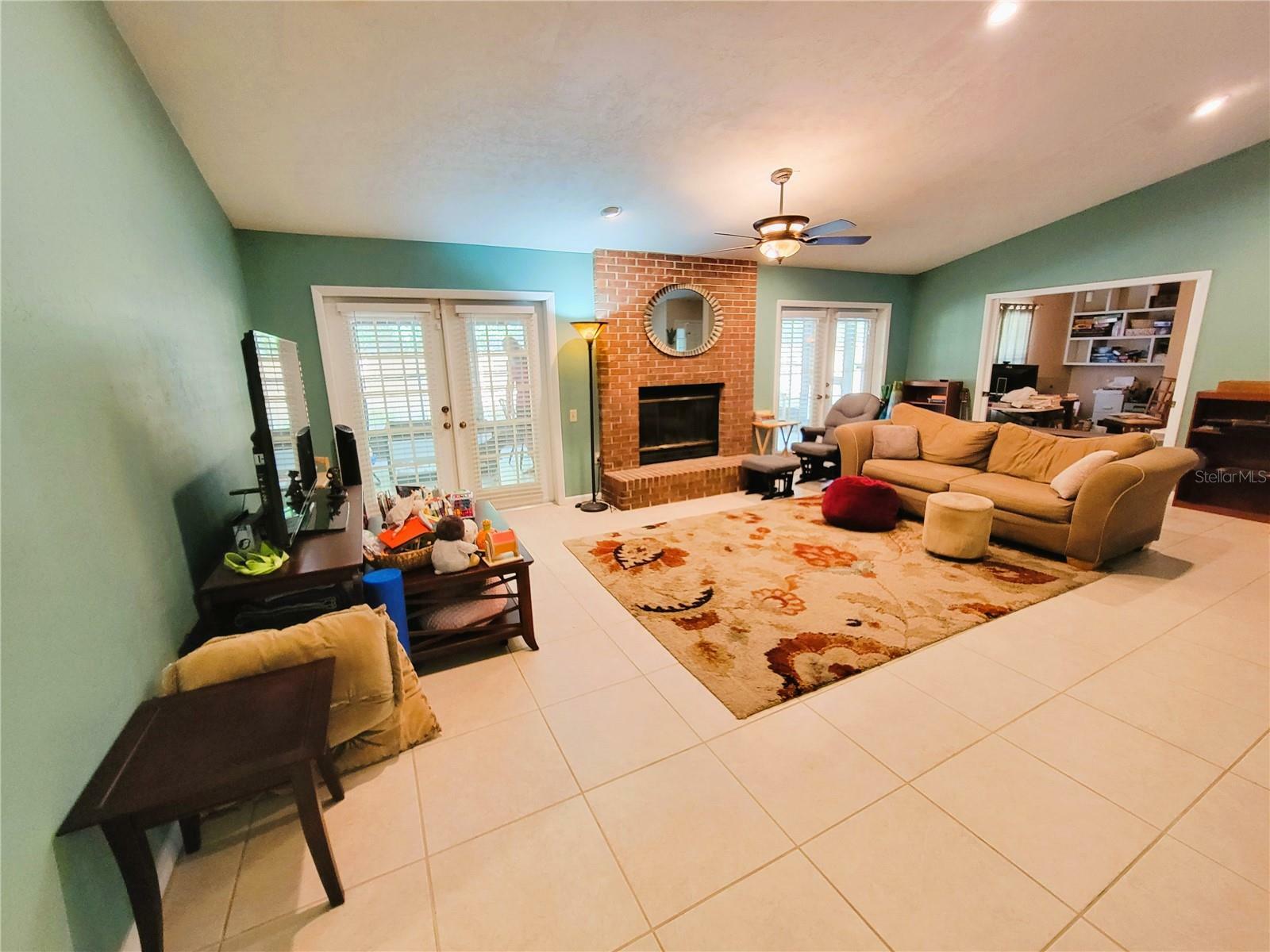 Property Photo:  2015 NW 38th Drive  FL 32605 