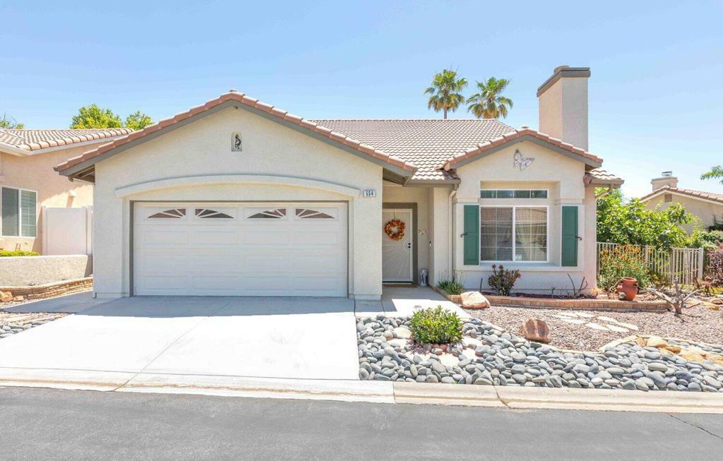 Property Photo:  554 Autumn Way  CA 92220 