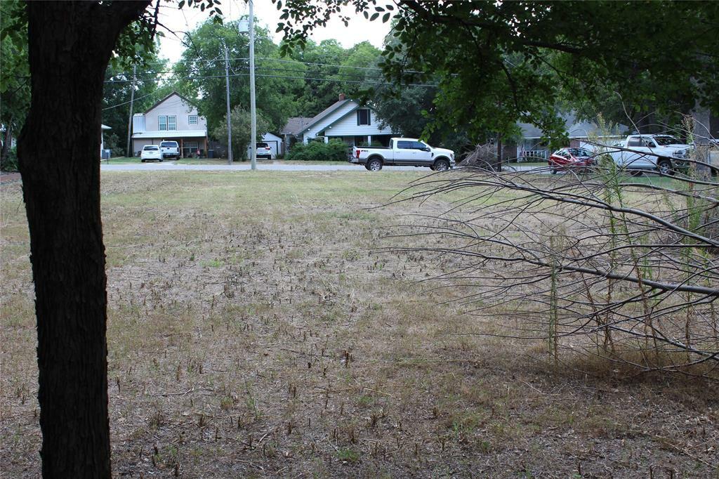 Property Photo:  207 E 1st Street  TX 76082 